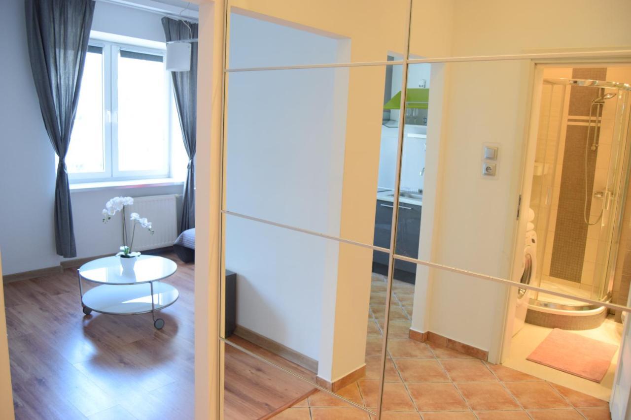 Be My Guest - Krucza Elegant Apartment - Rondo De Gaulle'A Center Of Warsaw Metro Wi-Fi Breakfast Exterior photo